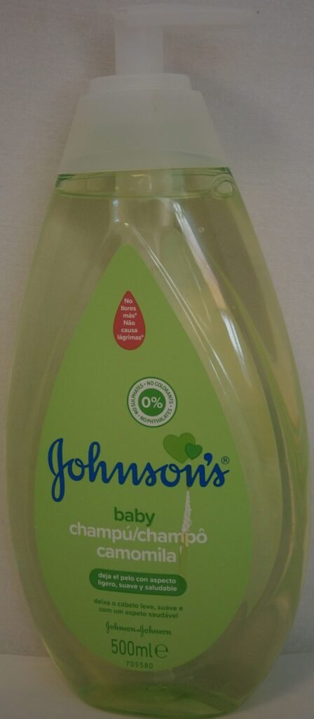 Johnson's Baby sampon pumpás 500 ml Camomile – front