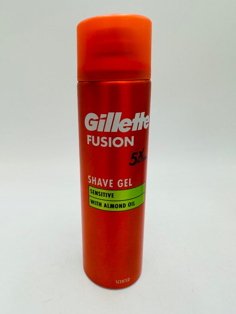 Gillette borotvagél 200 ml Fusion Sensitive with Almond Oil – front